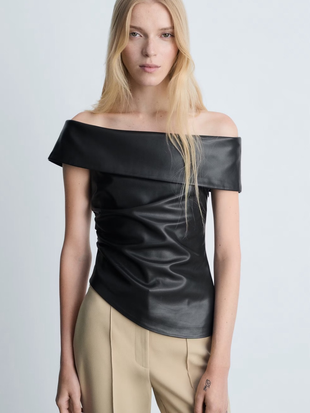 Mango Black Faux Leather Off Shoulder Top Size Large Ruched Side Party Glam NWT - Picture 2 of 15